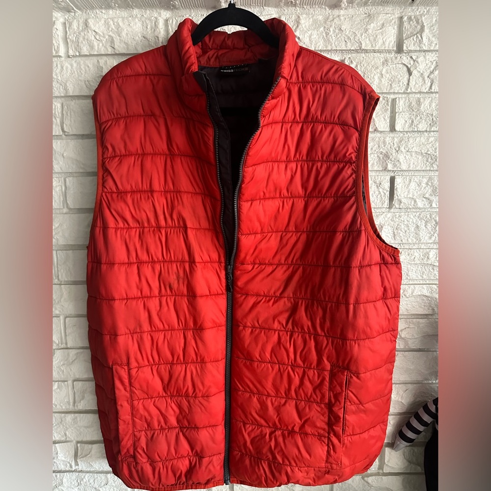 Xl Swiss tech vest